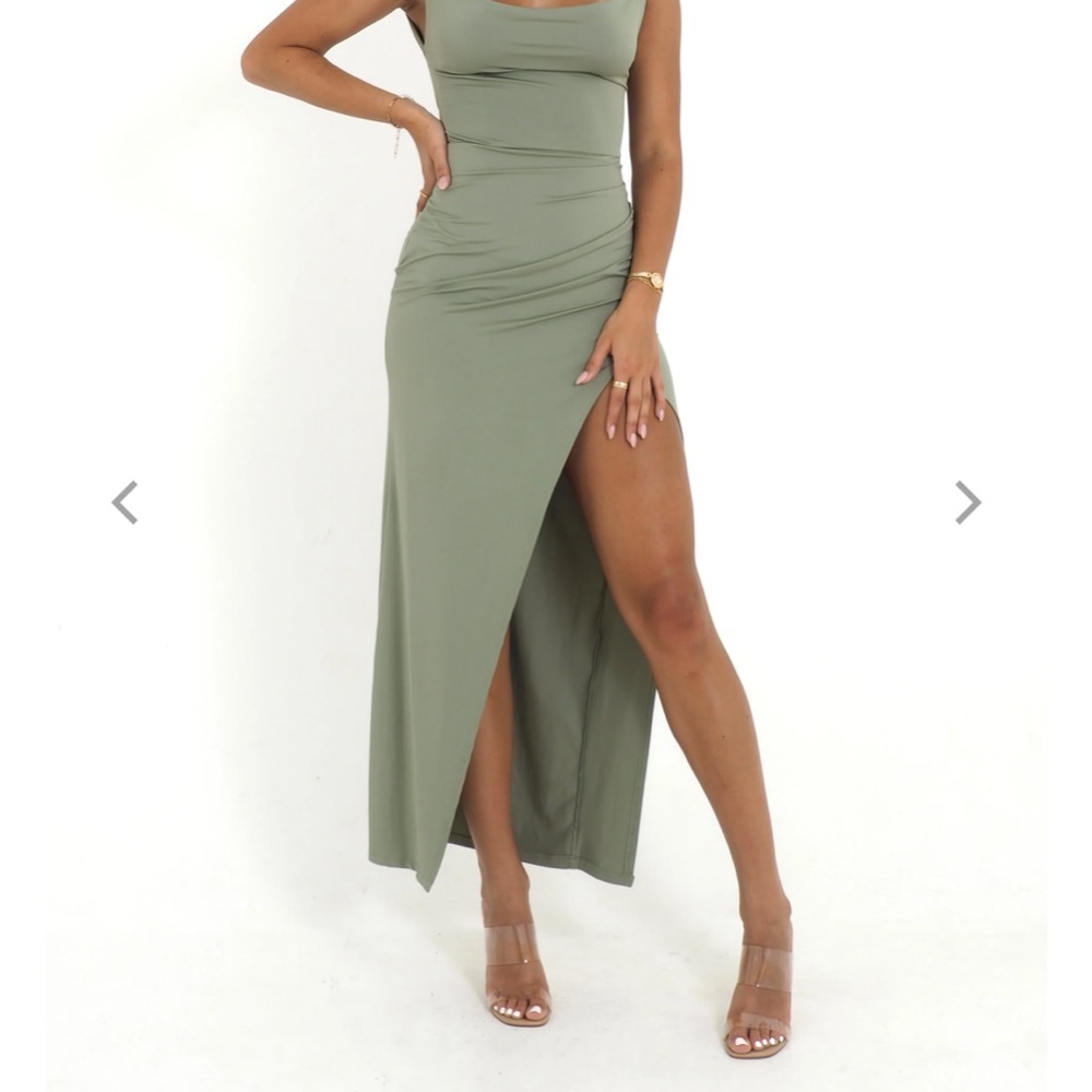 Sleek Soft Sage Green Midi Bodycon Dress with Slit and Scoop Neck